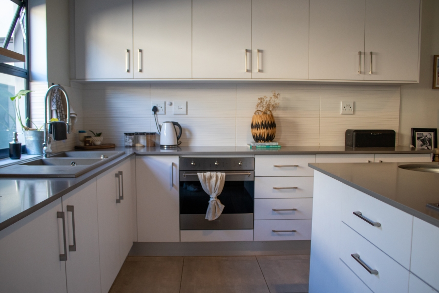 To Let 3 Bedroom Property for Rent in Aan de Wijnlanden Western Cape